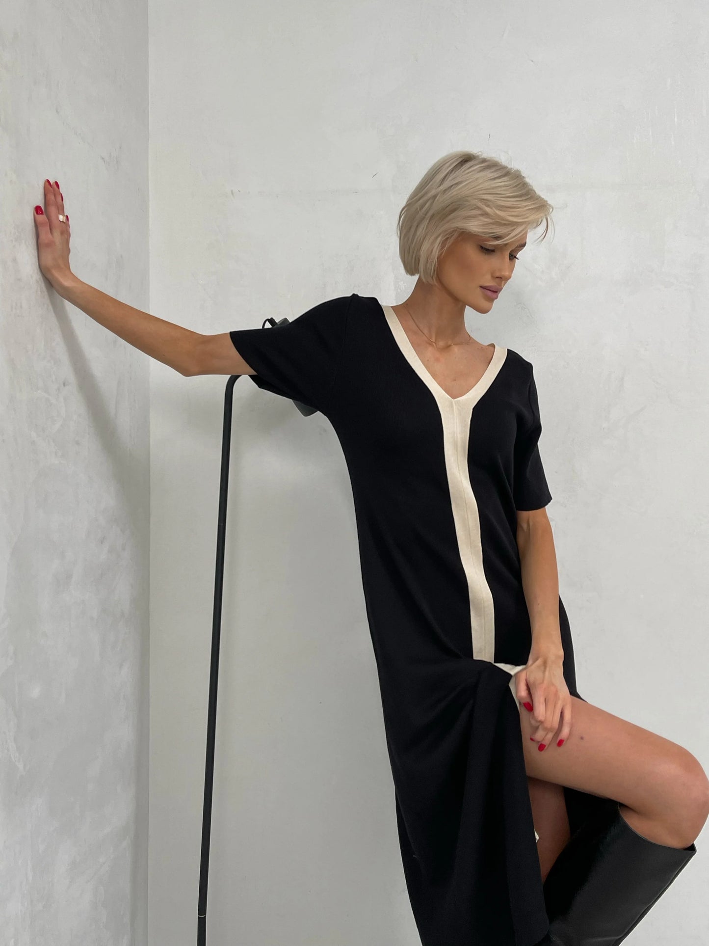 Black and White Elegant Short Sleeve Summer Knitted Dresses Slit Maxi Dress Black White Long Knitted Dresses