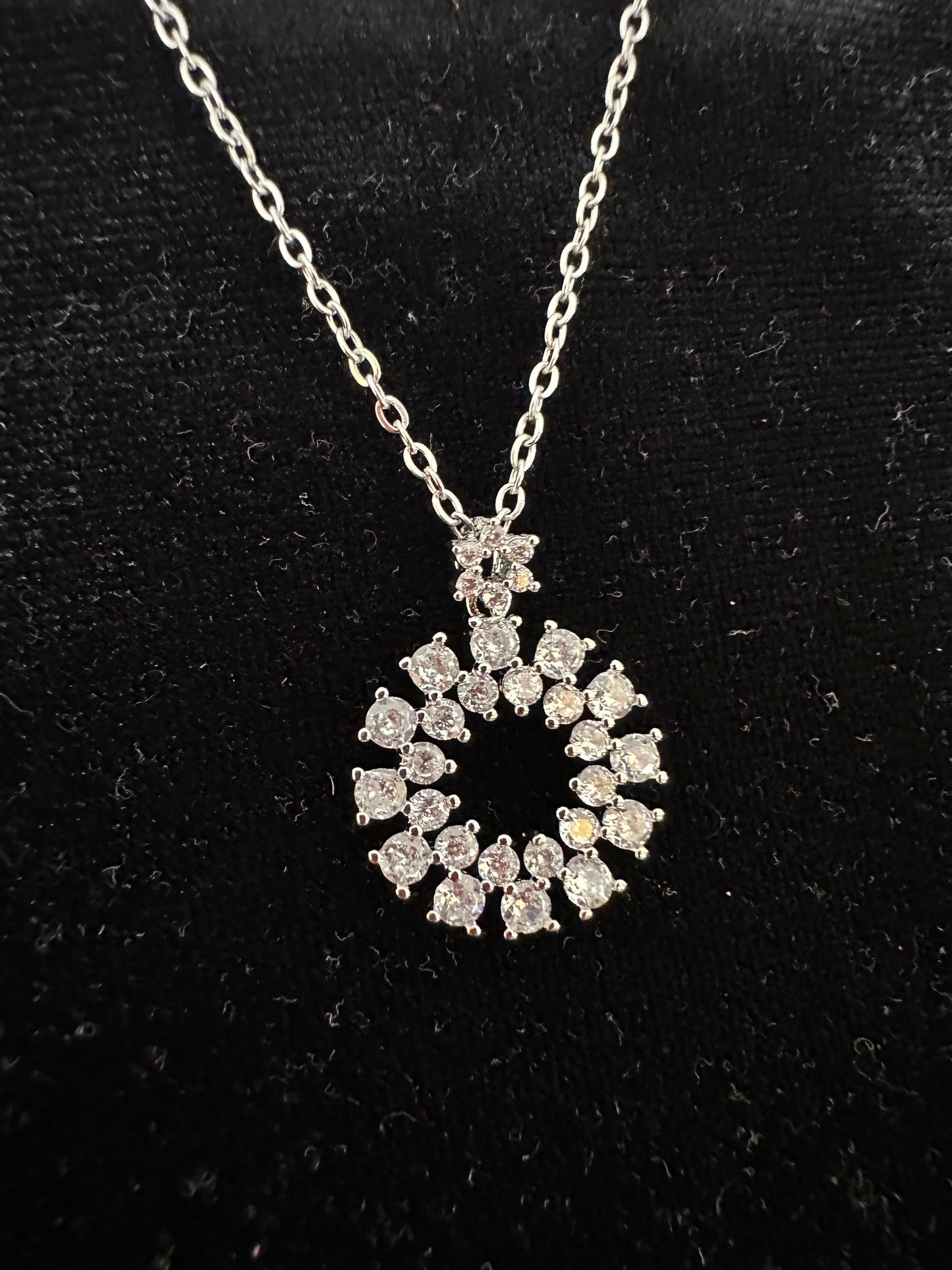 Luxury Byzantine Empire Circle Necklace with Cubic Zirconia Simple Stylish Chain