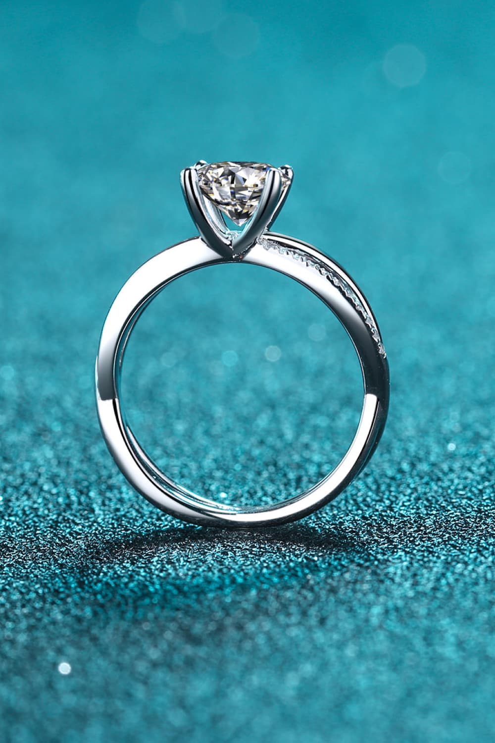 I do 1 Carat Moissanite Crisscross Split Shank Ring