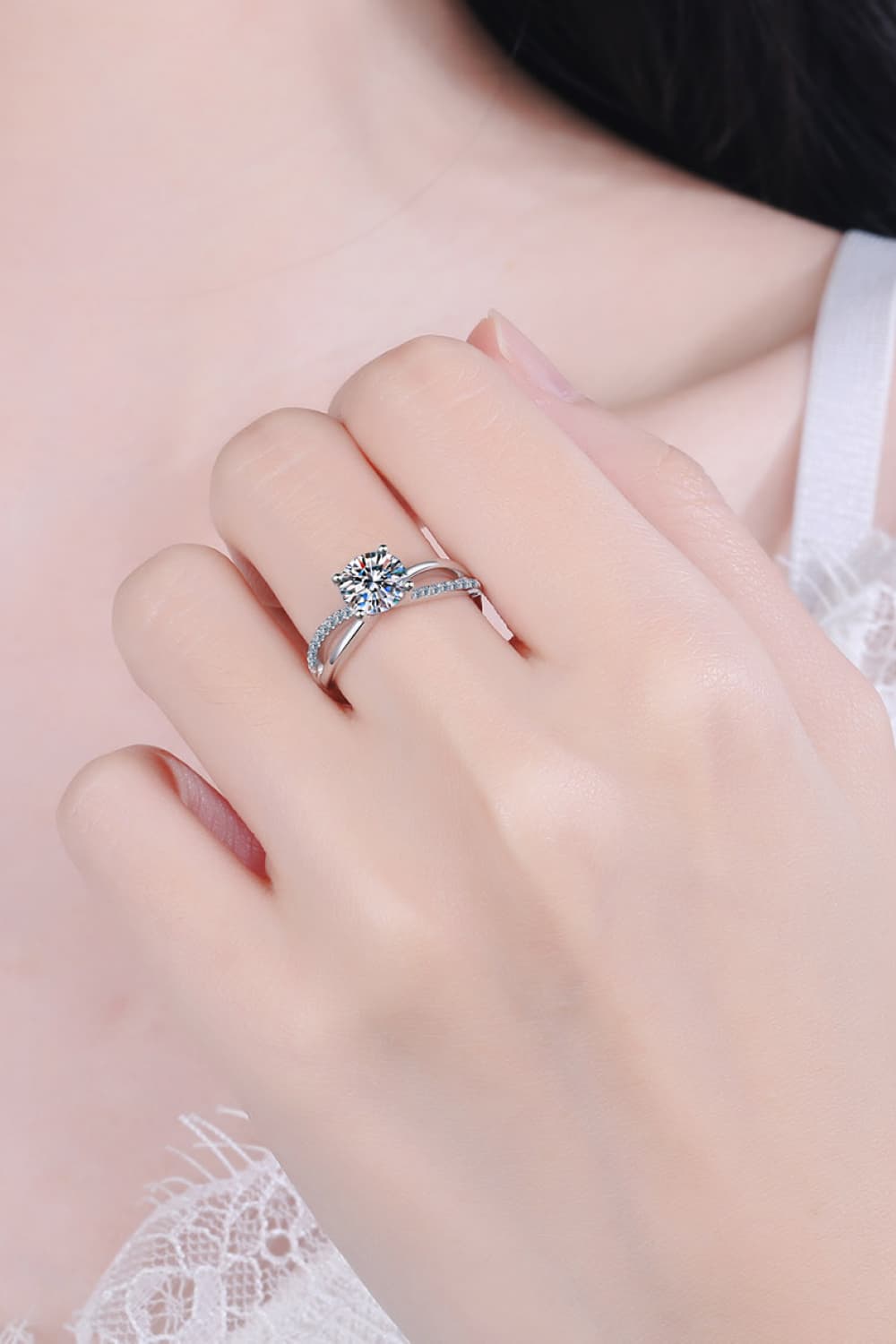 I do 1 Carat Moissanite Crisscross Split Shank Ring