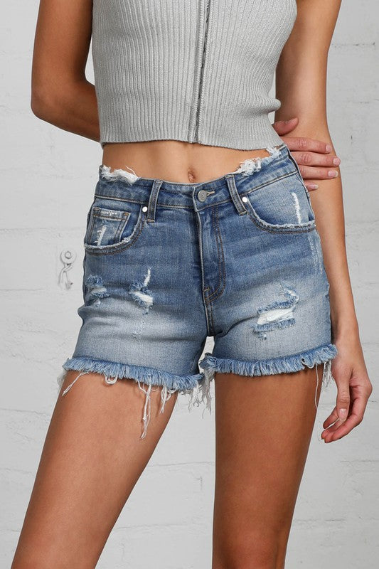 MID-RISE PREMIUM DISTRESSED SHORTS