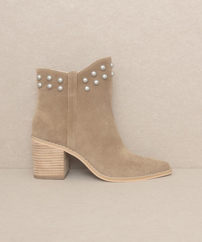 Simple stud Alofi - Studded Collar Booties