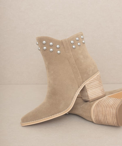 Simple stud Alofi - Studded Collar Booties