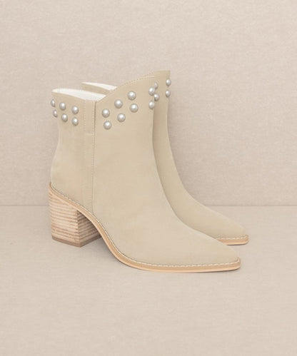 Simple stud Alofi - Studded Collar Booties