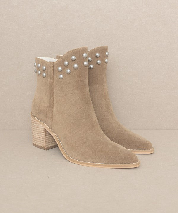 Simple stud Alofi - Studded Collar Booties