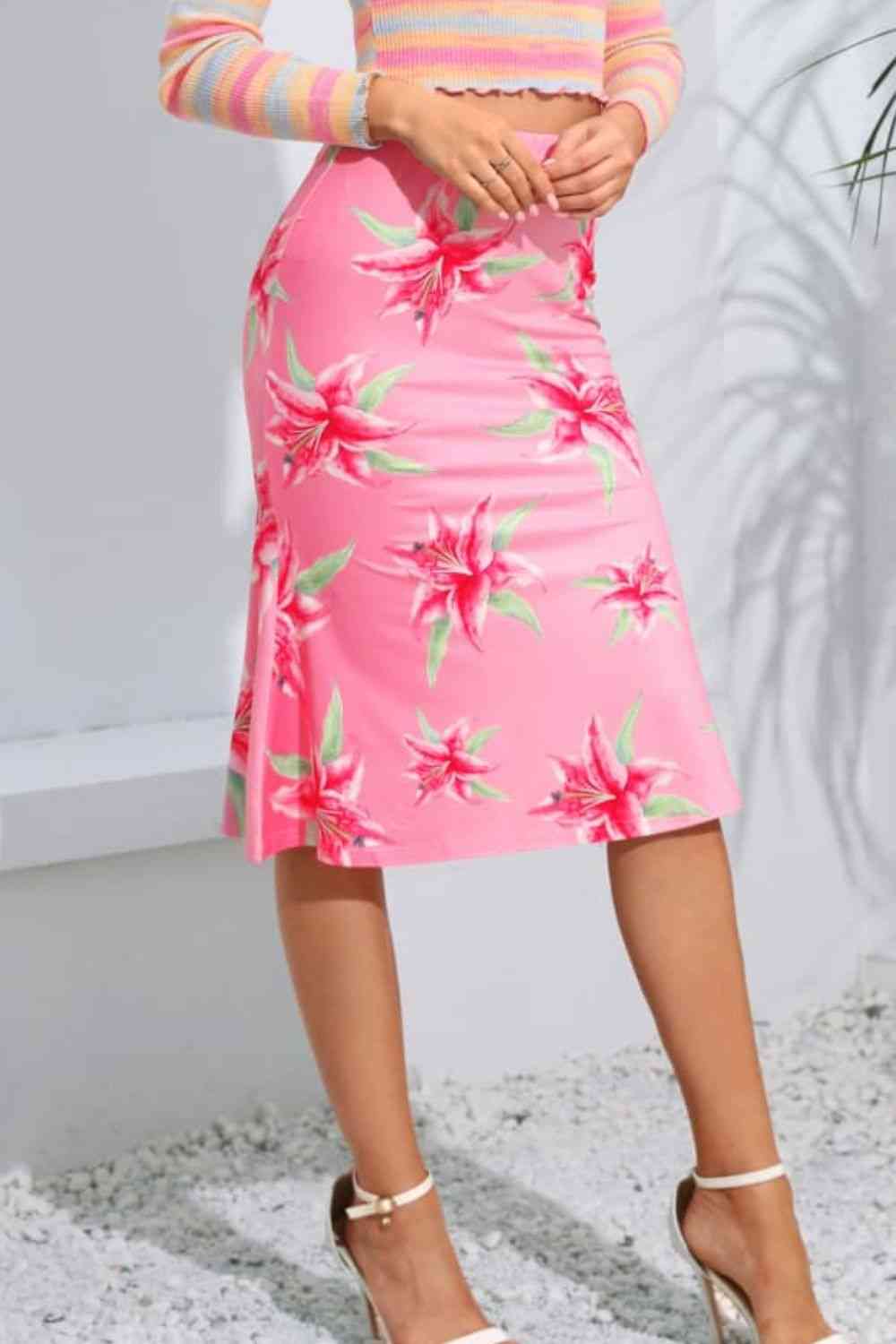 Lovely Pink and RedFloral Print Knee Length Skirt